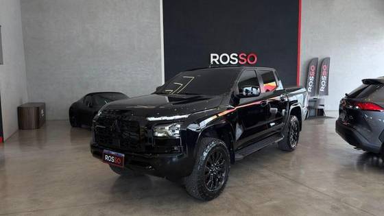MITSUBISHI TRITON 2.4 BITURBO DIESEL CD HPE-S 4X4 AUTOMÁTICO MITSUBISHI TRITON 2.4 BITURBO DIESEL CD HPE-S 4X4 AUTOMÁTICO